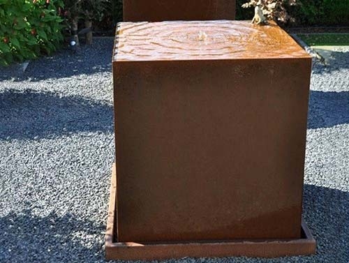 1100mm স্কয়ার মেটাল গার্ডেন অলঙ্কার Corten ইস্পাত জল বৈশিষ্ট্য