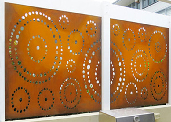 1800x900mm মেটাল গার্ডেন অলঙ্কার কর্টেন ইস্পাত আলংকারিক পর্দা সার্কেল প্যাটার্ন