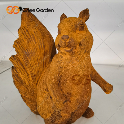 OEM ODM আউটডোর মেটাল ভাস্কর্য কাঠবিড়ালি বাগান অলঙ্কার হাত তৈরি করা হয়েছে